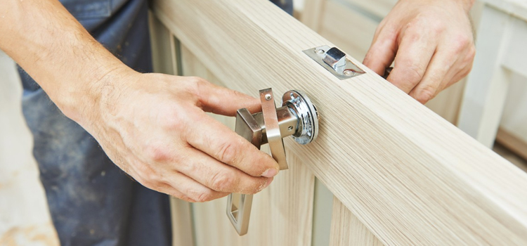 interior door repair Westchase